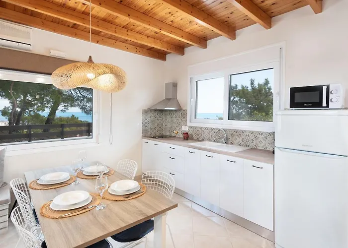 Anastasios House Stegna *